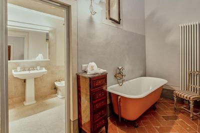 پلازو نوبایل دی سن دوناتو