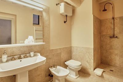 پلازو نوبایل دی سن دوناتو