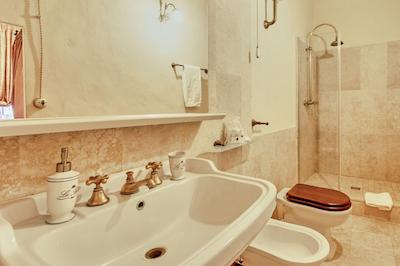 پلازو نوبایل دی سن دوناتو