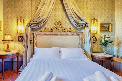 پلازو نوبایل دی سن دوناتو