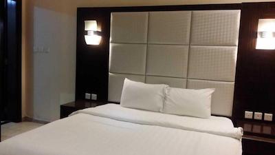 وایت مون رزیدنس