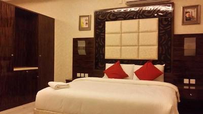 وایت مون رزیدنس