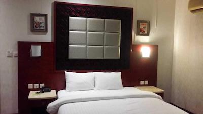 وایت مون رزیدنس