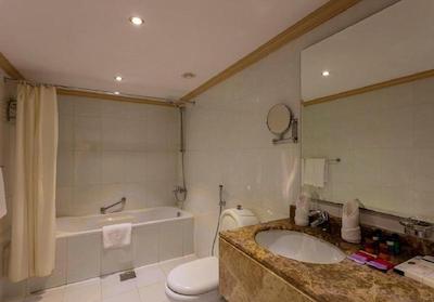 طیبا آراک سویتز