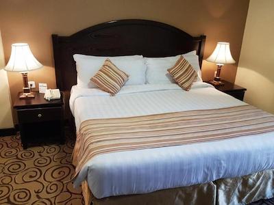 طیبا آراک سویتز