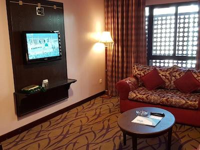 طیبا آراک سویتز