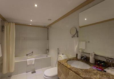 طیبا آراک سویتز