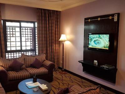 طیبا آراک سویتز