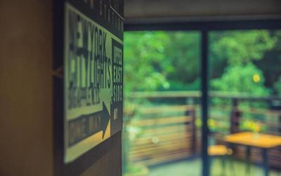 زیهوو مموریز تری هتل