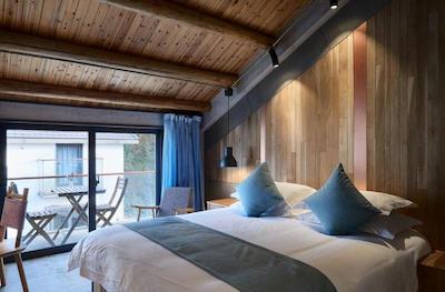 زیهوو مموریز تری هتل