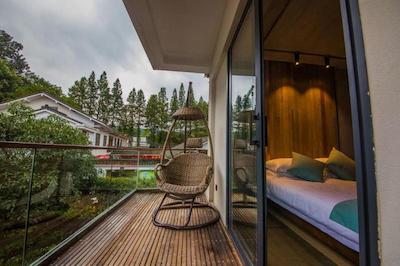 زیهوو مموریز تری هتل