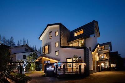 زیهوو مموریز تری هتل