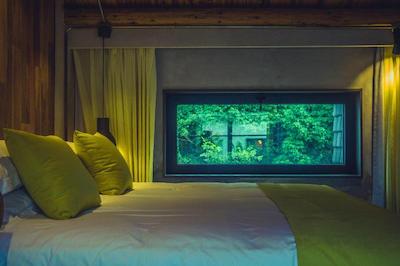 زیهوو مموریز تری هتل