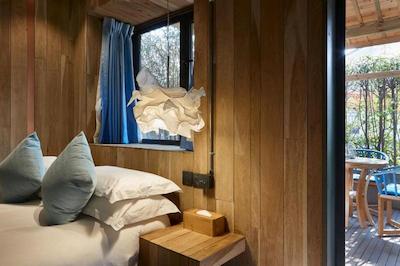 زیهوو مموریز تری هتل