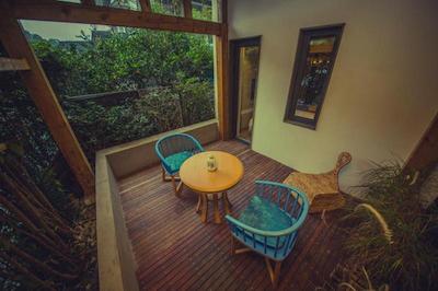 زیهوو مموریز تری هتل