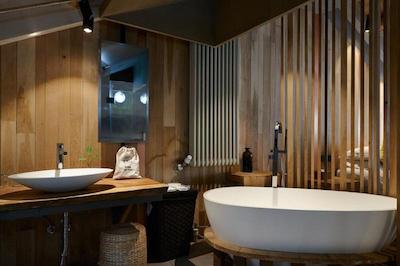 زیهوو مموریز تری هتل