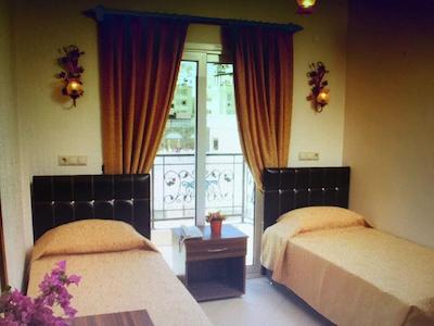 گلوریا بیچ هتل