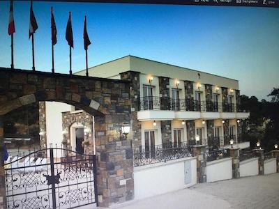 گلوریا بیچ هتل