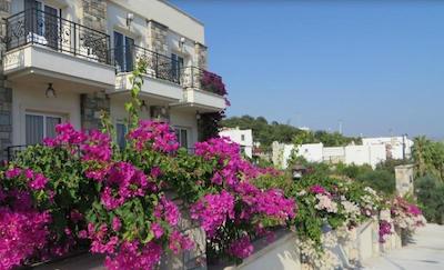 گلوریا بیچ هتل