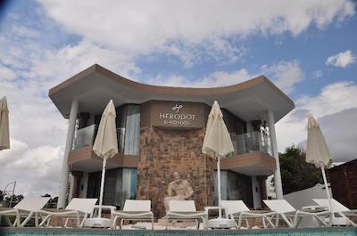 هرودوت بیچ هتل