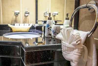 حالا این هتل اپارتمنتز