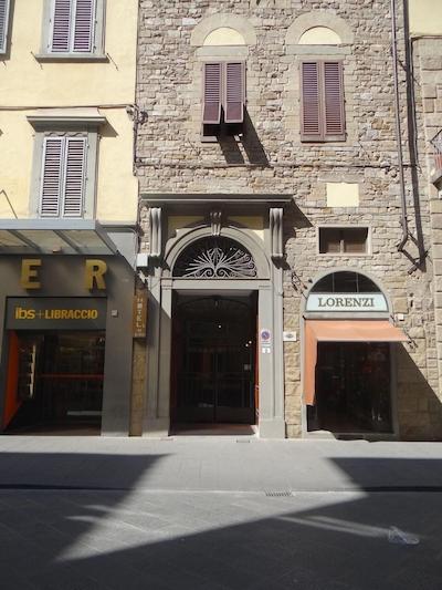 کرتانی پالاس لاکچری بی بی