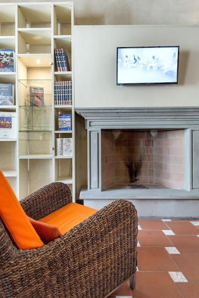 هوم بوتیک سانتا ماریا نوولا