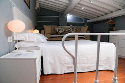 هوم بوتیک سانتا ماریا نوولا