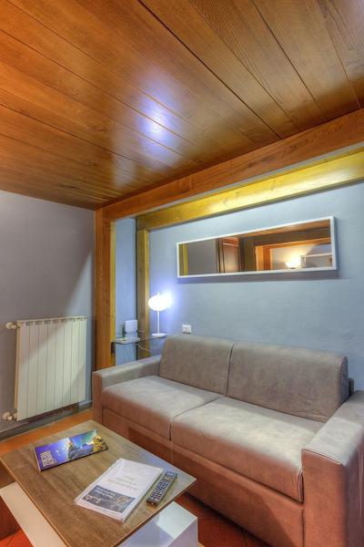 هوم بوتیک سانتا ماریا نوولا