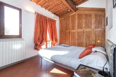 هوم بوتیک سانتا ماریا نوولا