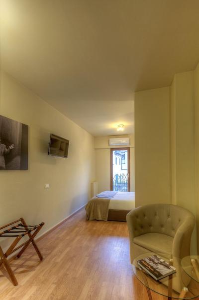 هوم بوتیک سانتا ماریا نوولا