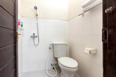 ریفکا انیسا گست هاوس سیاراح