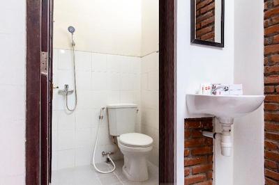 ریفکا انیسا گست هاوس سیاراح