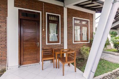 ریفکا انیسا گست هاوس سیاراح