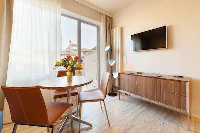 له استنز دگلی آمیدی