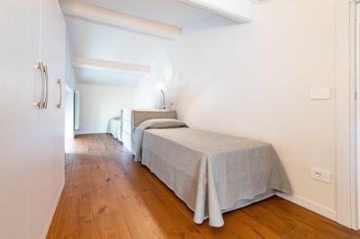 له استنز دگلی آمیدی