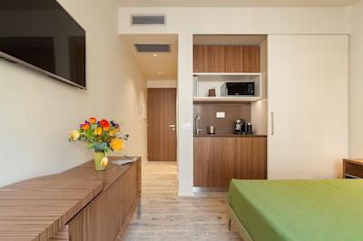 له استنز دگلی آمیدی