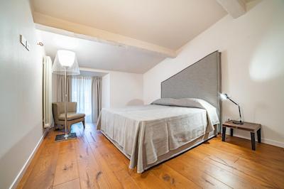 له استنز دگلی آمیدی