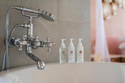 موجا تو د لاکچری کیلاز اند نیچر ریتریت