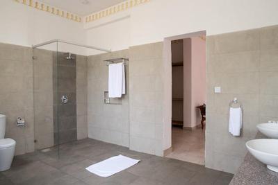 موجا تو د لاکچری کیلاز اند نیچر ریتریت