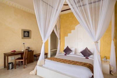 موجا تو د لاکچری کیلاز اند نیچر ریتریت