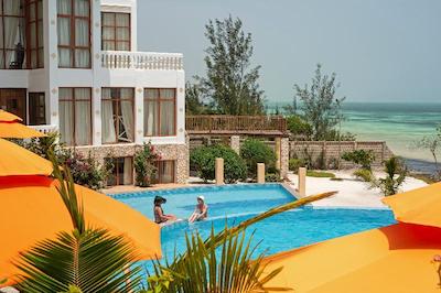 موجا تو د لاکچری کیلاز اند نیچر ریتریت