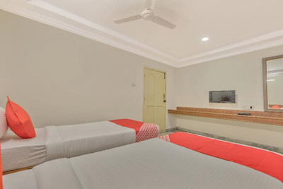OYO 11428 Hotel Krishna's Residency