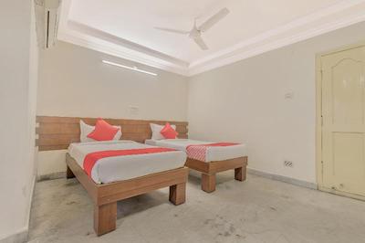 OYO 11428 Hotel Krishna's Residency