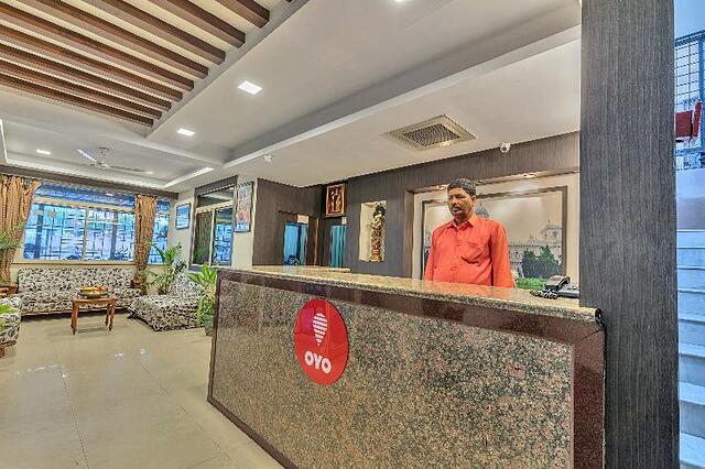 OYO 11428 Hotel Krishna's Residency