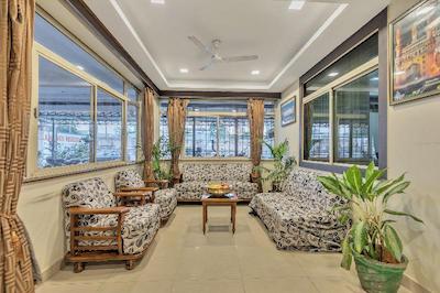 OYO 11428 Hotel Krishna's Residency