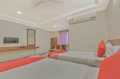 OYO 11428 Hotel Krishna's Residency