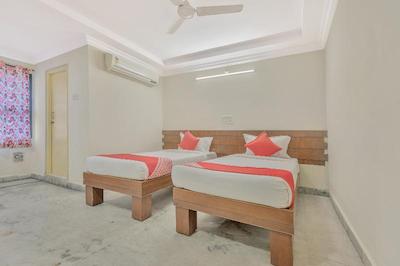 OYO 11428 Hotel Krishna's Residency
