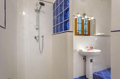 رزیدنسا دی ایپوکا گالریا ال آکادمیا