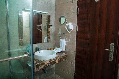 تیفانی دیاموند هتلز ماکونگانیا